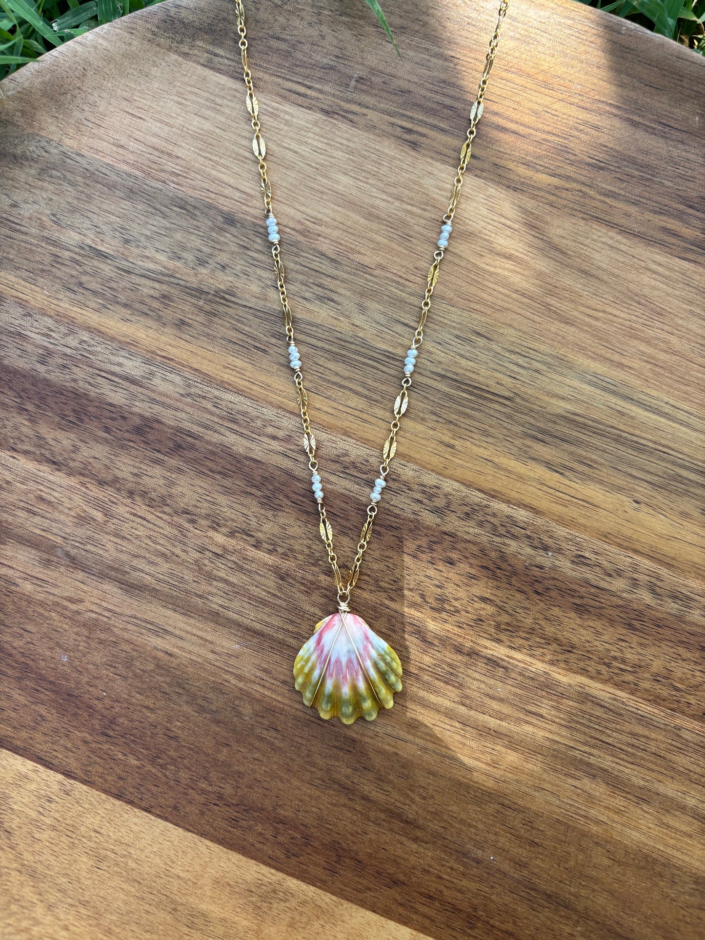 Sunrise shell Necklace