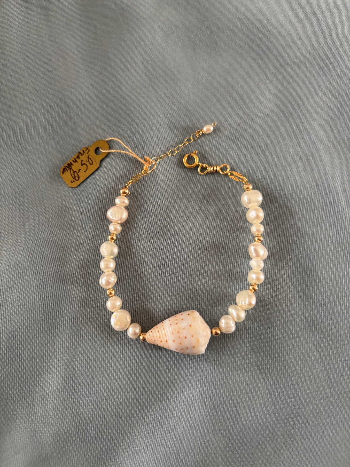 Pearl and shell Bracelet