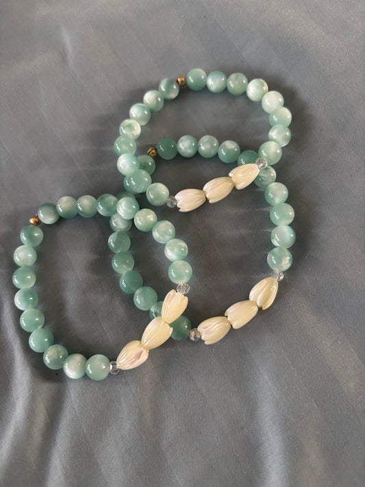 Green moonstone and pikake bracelet