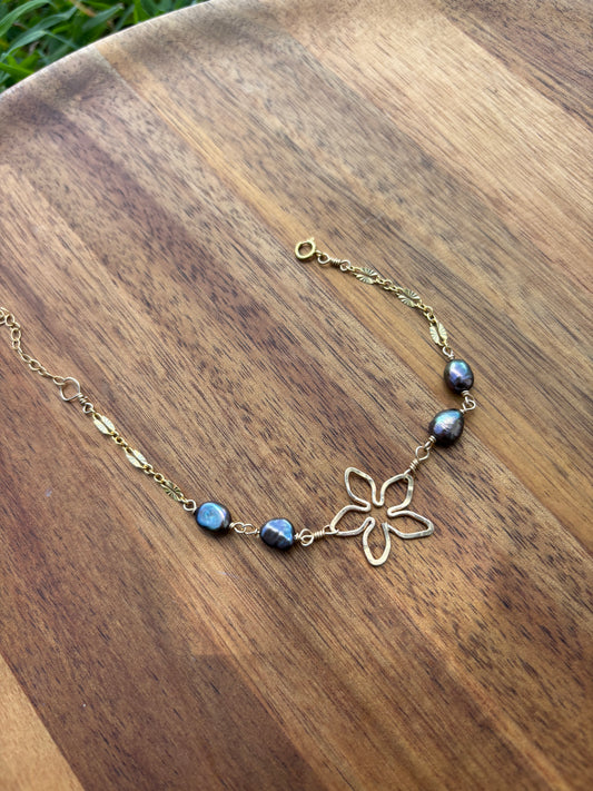 Pua bracelet