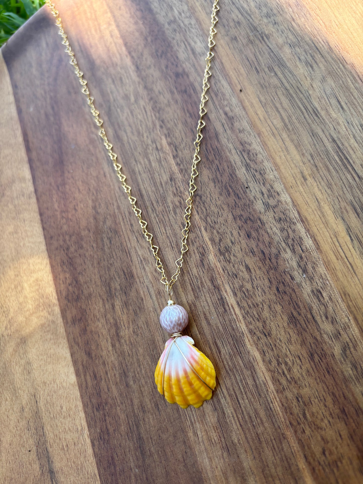 Sunrise Shell and Edison Pearl necklace