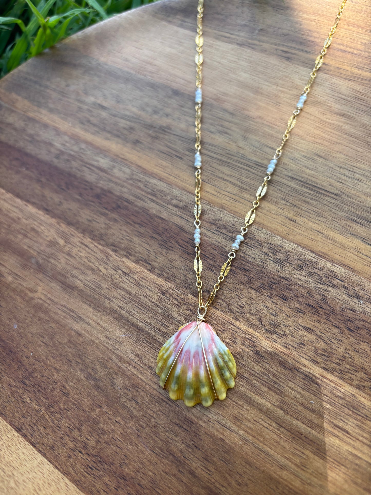 Sunrise shell Necklace