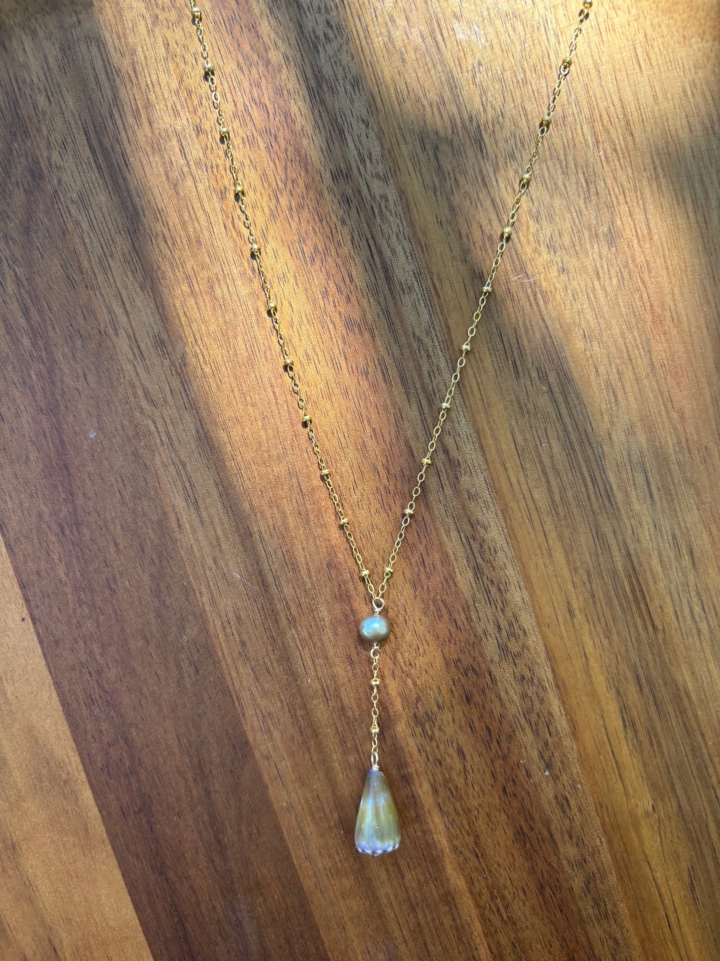 Lariat Style shell necklace