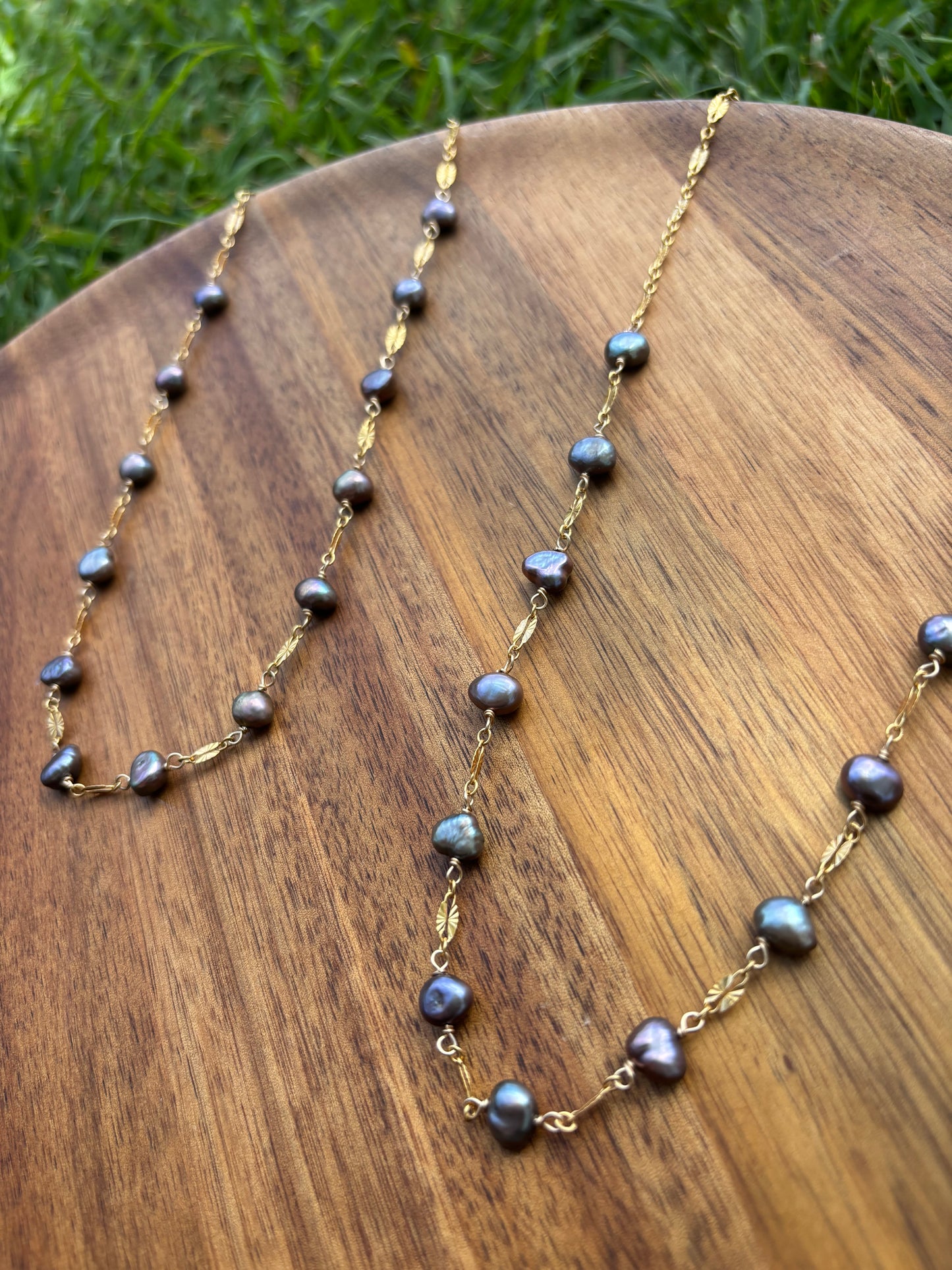 Black peacock pearl necklace