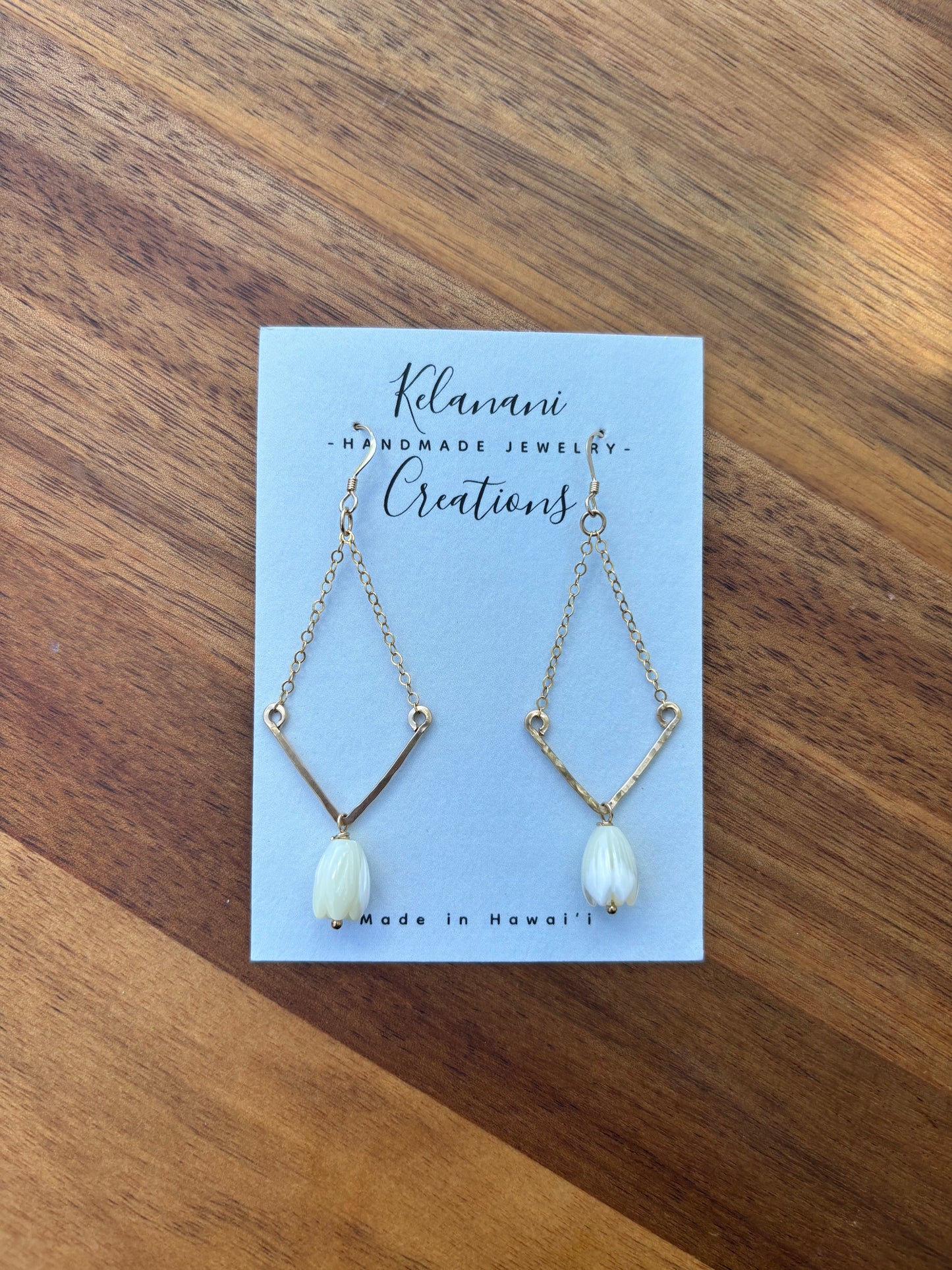 Mother of pearl pikake earring