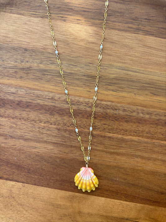 Sunrise shell necklace