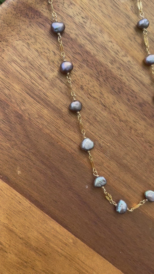 Black peacock pearl necklace